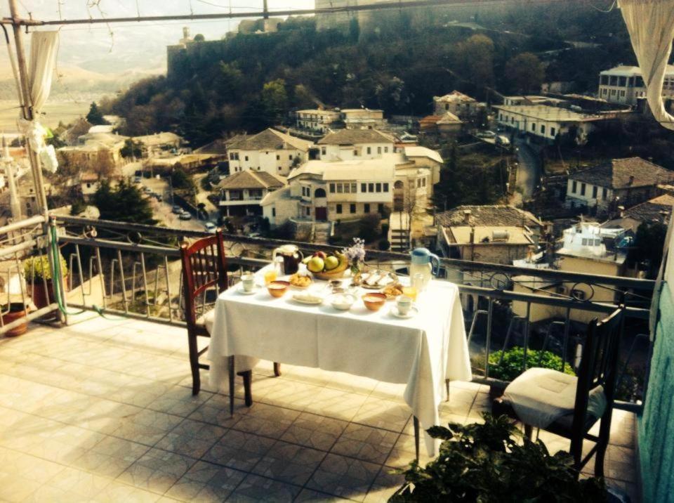 Ruols Guesthouse Gjirokaster Exterior photo