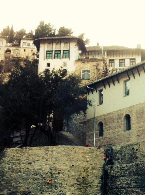 Ruols Guesthouse Gjirokaster Exterior photo