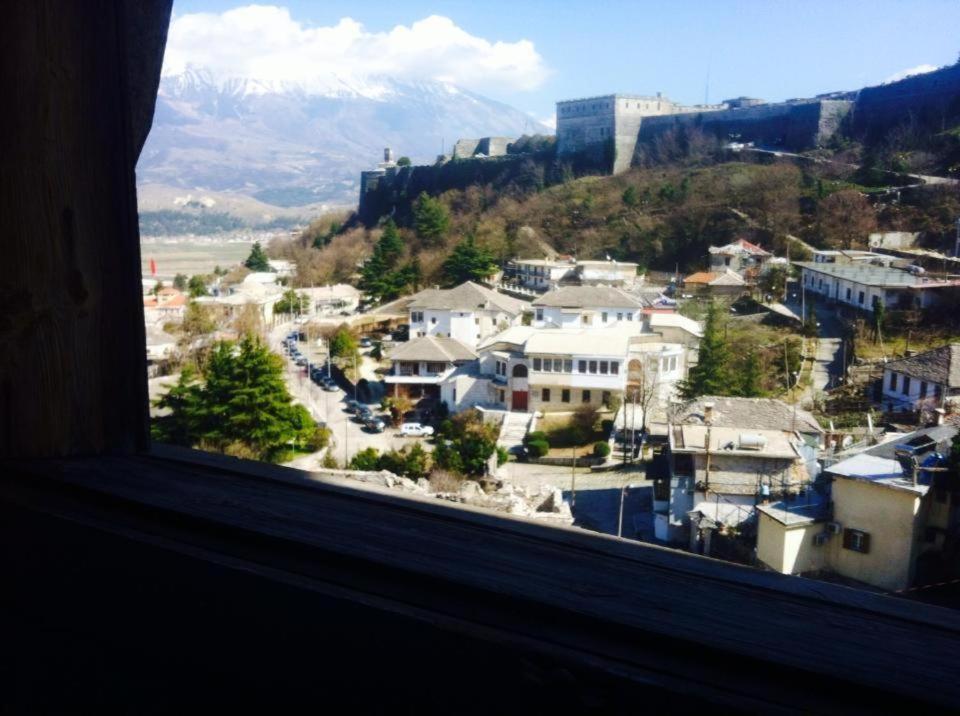 Ruols Guesthouse Gjirokaster Exterior photo