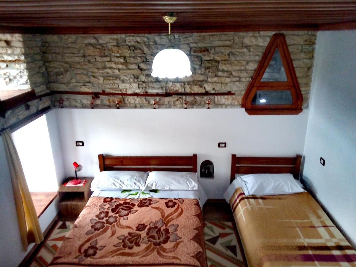 Ruols Guesthouse Gjirokaster Exterior photo