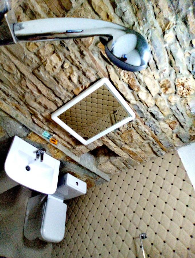 Ruols Guesthouse Gjirokaster Exterior photo